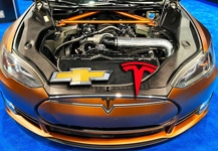 Уперше представлена бензинова Tesla