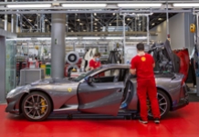 Кожен працівник заводу Ferrari отримає бонус у 12 тисяч євро